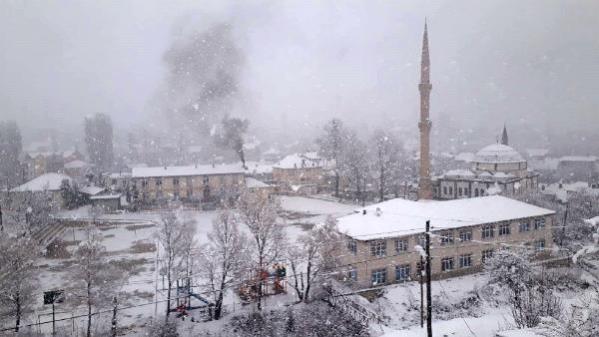 Antalya’nın yüksek kesimlerine kar yağdı
