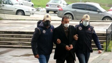 Hatay’da teröristlere evini açan CHP Kırıkhan ilçesi örgütüne kayıtlı olduğu ortaya çıkan Mehmet K. adlı zanlı adliyeye sevk edildi