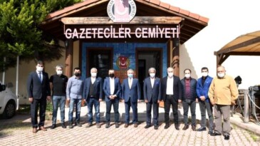 Vali Yazıcı: ” Gazeteciler Antalya’nın tanıtılmasında büyük rol oynuyor”