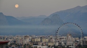 Antalya’da ‘Süper Ay’ manzarası