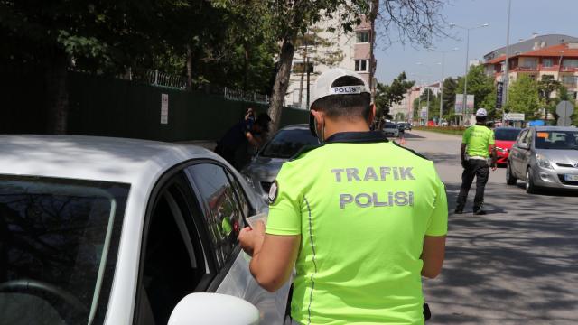 Antalya’da sokağa çıkma kısıtlamasına uymayan 341 kişiye ceza kesildi