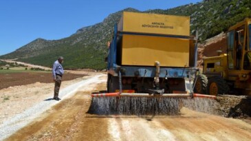 Naldöken yolu bakıma alındı