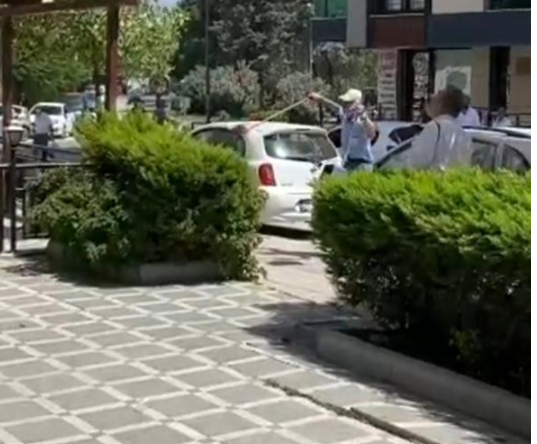 Hatay’da düğüne denk gelen temizlik görevlisi oynaması