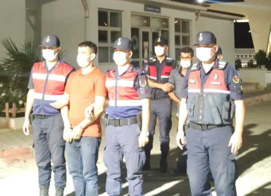 Hatay’da göçmen kaçakçılığı yaptıkları iddiasıyla 2 zanlı tutuklandı