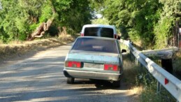 Otomobilin camından kurşun yağdırdı, işyerindekiler kaçacak yer aradı