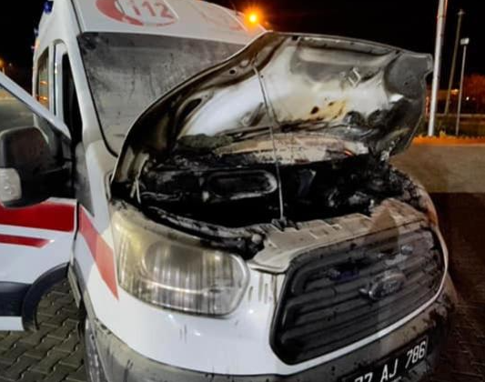 Antalya’ya desteğe giden 112 ambulansı alev aldı