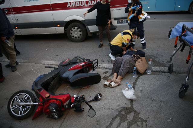 Antalya’da trafik kazasında iki kişi yaralandı