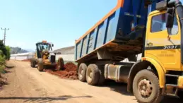 Kumluca’da bozulan yollarda asfalt hazırlığı