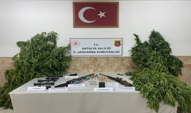 Antalya’da uyuşturucu operasyonunda 4 kişi yakalandı