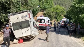 Mersin’de işçi servisi kaza yaptı: 17 yaralı