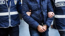 Antalya’da turistin çantasını çalan 2 kapkaç zanlısı tutuklandı