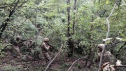 Hatay’da PKK’lı teröristlerin kullandığı iki depoda yaşam malzemeleri bulundu