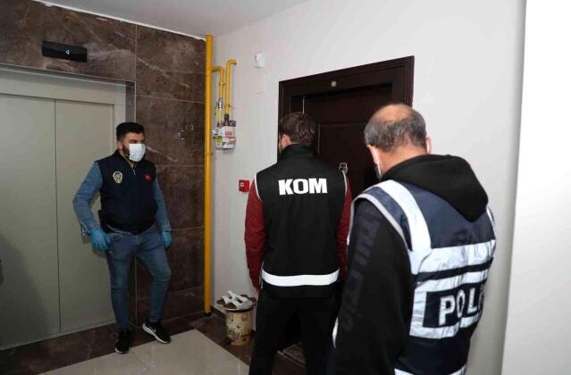 Mersin’de suç örgütü operasyonu: 30 gözaltı