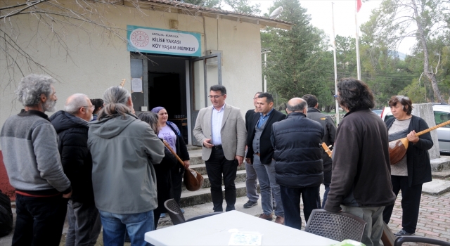 Kumluca’da mahalle sakinleri “köy yaşam merkezleriyle” sosyalleşiyor