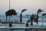 İskenderun’da olumsuz hava koşulları nedeniyle 4 okulda eğitime ara verildi