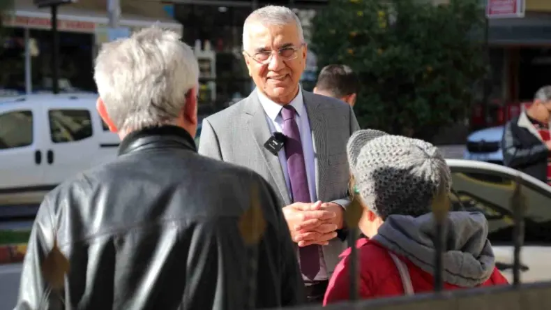Mezitli Belediye Başkanı Neşet Tarhan, esnafı ziyaret etti