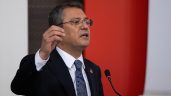 CHP Genel Başkanı Özgür Özel, Gaziantep mitinginde aday tanıtımında isim karışıklığı yaşadı