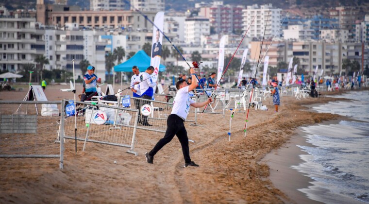 Mersin’de 7. Altın Kanca Surfcasting Turnuvası Gerçekleşti