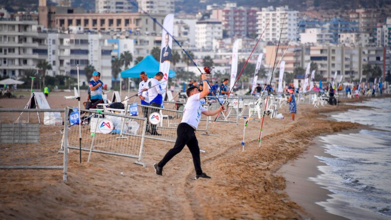 Mersin’de 7. Altın Kanca Surfcasting Turnuvası Gerçekleşti