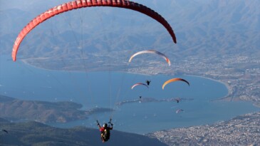 Fethiye'de hava oyunları festivali coşkusu sürüyor