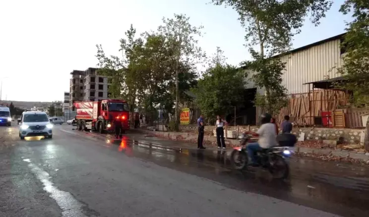 Antalya’da Mobilya Atölyesinde Yangın