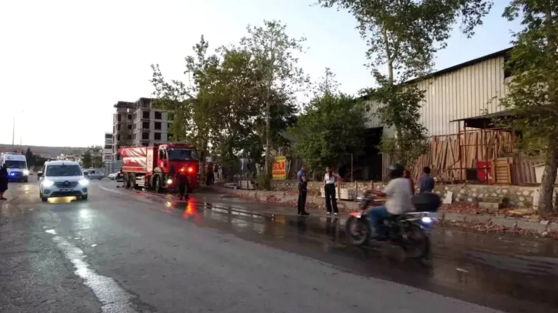 Antalya’da Mobilya Atölyesinde Yangın
