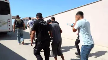 Antalya’da Eş Zamanlı Operasyon: 80 Şahıs Yakalandı