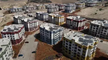 Adana’da TOKİ Konut İnşaatları Devam Ediyor