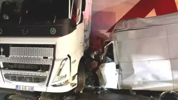 TAG Otoyolu’nda Trafik Kazası: 1 Ölü, 1 Yaralı