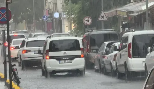 Düzce’de 5 Dakikalık Sağanak, Hayatı Felç Etti