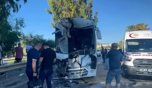 Alanya’da Midibüs Kazası: 15 Yaralı