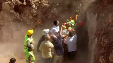 Antalya’da İnşaat Kazası: İşçi 4 Metreden Düştü, Halatla Kurtarıldı