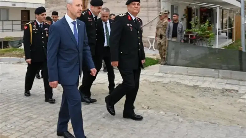 Jandarma Komutanı Hatay’da Konutları İnceledi