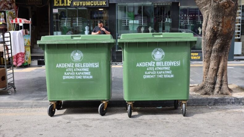 Mersin’de Çöp Konteynerleri Yenilendi
