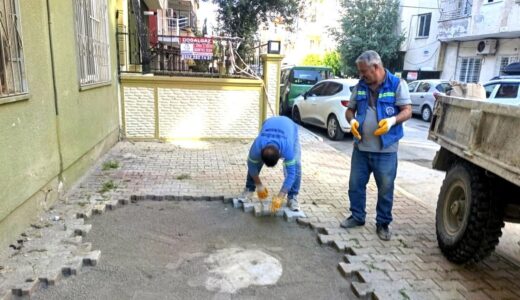 Akdeniz’de yol ve kaldırımlar yenileniyor