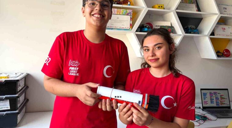 İzmirli Öğrencilerden Elektrikli Fırça Başarısı