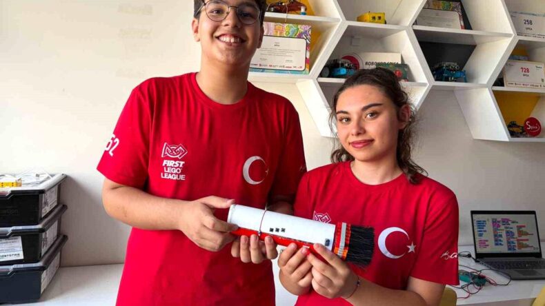 İzmirli Öğrencilerden Elektrikli Fırça Başarısı