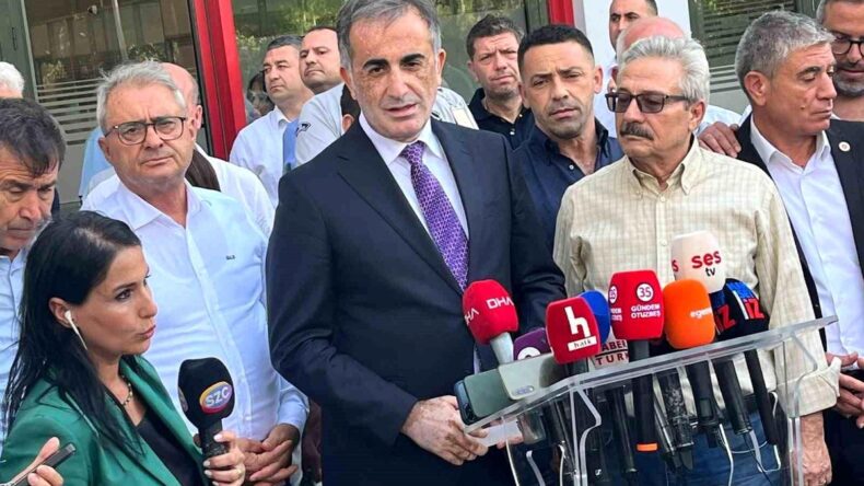 İzmir Büyükşehir Belediye Başkanı Tugay, CHP meclis grubuyla olağanüstü toplandı