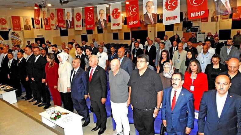 MHP Çeşme’de Galip Uluçam yeniden başkan