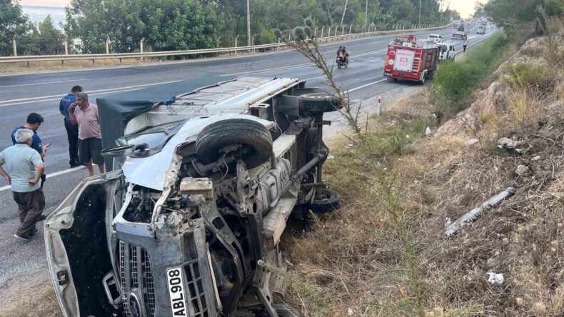 Bozyazı’da Kamyonet Devrildi, Sürücü Yaralandı