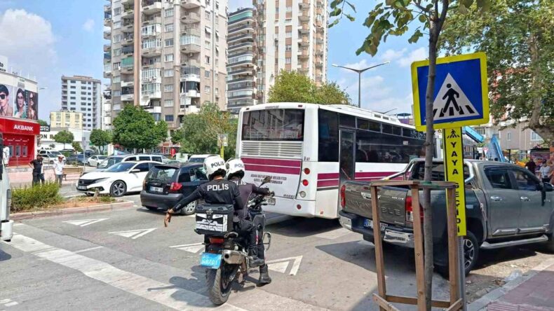 Adana’da Minibüs Kazası: Genç Kız Hayatını Kaybetti